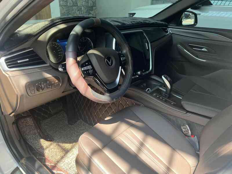 VinFast Lux A2.0 cũ đi 2 năm 1.700km "hiếm có trên thị trường", CĐM nhìn giá xong liền nói phũ phàng- Ảnh 5. VinFast Lux A2.0 cũ đi 2 năm 1.700km "hiếm có trên thị trường", CĐM nhìn giá xong liền nói phũ phàng- Ảnh 5.