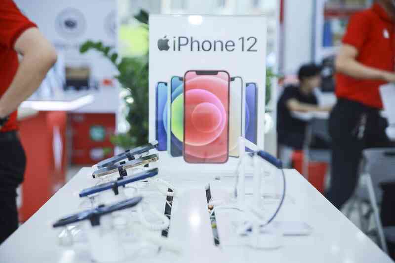 Giá iPhone 12 tiếp tục giảm mạnh - 2