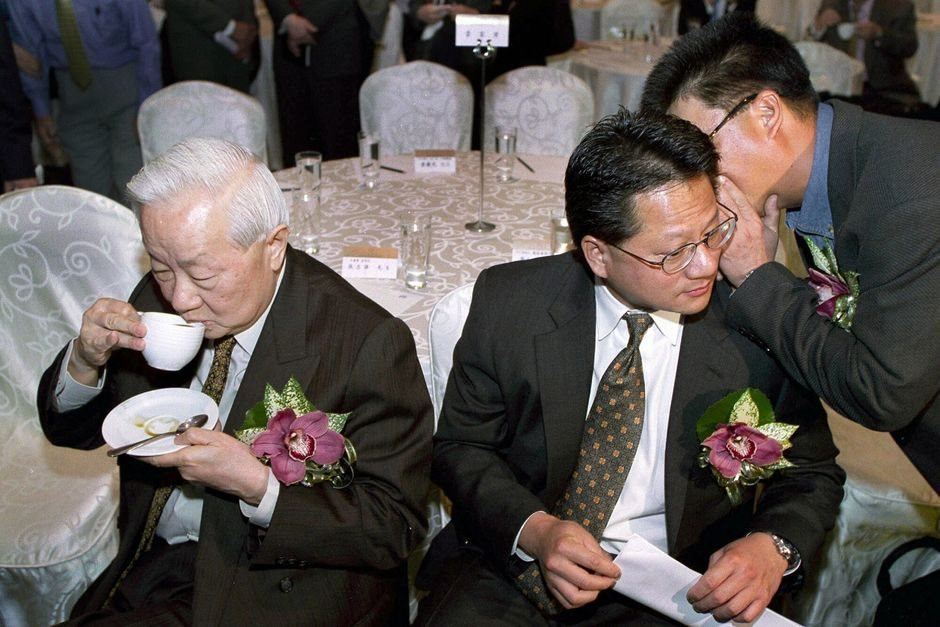 Khác Bill Gates, Steve Jobs, ông lão U100 khởi nghiệp ở ‘tuổi nghỉ hưu’, tạo nên đế chế nắm giữ ‘nguồn sống’ cả thế giới đều cần, đến Apple, Nvidia cũng muốn ‘bắt tay’ hợp tác- Ảnh 3. Khác Bill Gates, Steve Jobs, ông lão U100 khởi nghiệp ở ‘tuổi nghỉ hưu’, tạo nên đế chế nắm giữ ‘nguồn sống’ cả thế giới đều cần, đến Apple, Nvidia cũng muốn ‘bắt tay’ hợp tác- Ảnh 3.