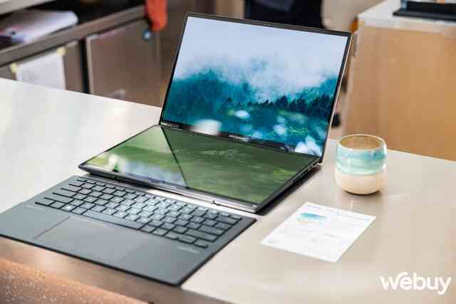 Cận cảnh ASUS Zenbook DUO: Laptop 2 màn hình OLED, thiết kế thông minh, lại còn có chip AI, đủ combo bước vào năm 2024- Ảnh 25. Cận cảnh ASUS Zenbook DUO: Laptop 2 màn hình OLED, thiết kế thông minh, lại còn có chip AI, đủ combo bước vào năm 2024- Ảnh 25.