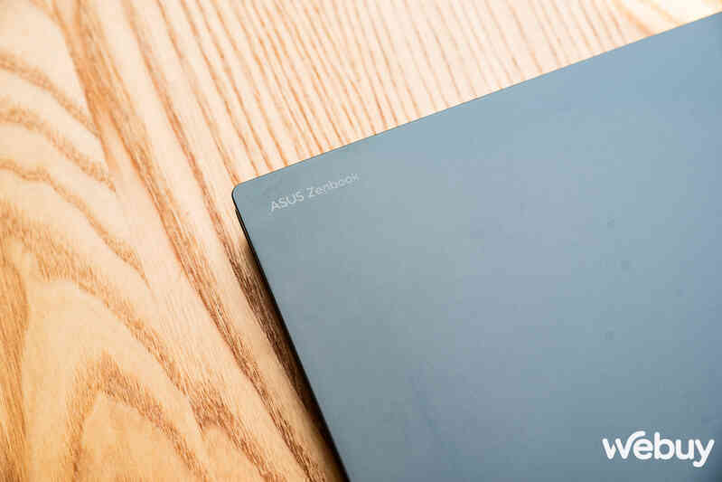 Cận cảnh ASUS Zenbook DUO: Laptop 2 màn hình OLED, thiết kế thông minh, lại còn có chip AI, đủ combo bước vào năm 2024- Ảnh 4. Cận cảnh ASUS Zenbook DUO: Laptop 2 màn hình OLED, thiết kế thông minh, lại còn có chip AI, đủ combo bước vào năm 2024- Ảnh 4.