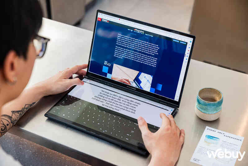 Cận cảnh ASUS Zenbook DUO: Laptop 2 màn hình OLED, thiết kế thông minh, lại còn có chip AI, đủ combo bước vào năm 2024- Ảnh 32. Cận cảnh ASUS Zenbook DUO: Laptop 2 màn hình OLED, thiết kế thông minh, lại còn có chip AI, đủ combo bước vào năm 2024- Ảnh 32.