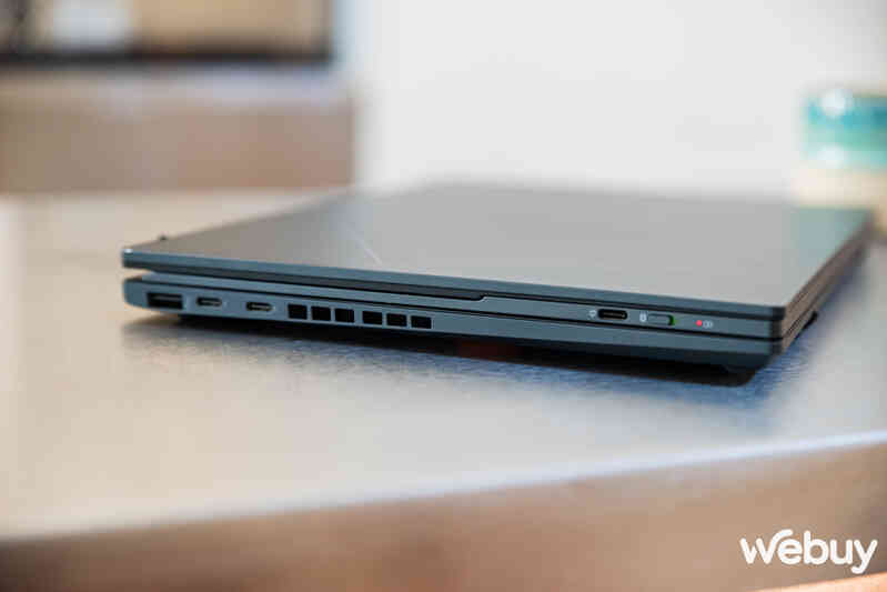 Cận cảnh ASUS Zenbook DUO: Laptop 2 màn hình OLED, thiết kế thông minh, lại còn có chip AI, đủ combo bước vào năm 2024- Ảnh 6. Cận cảnh ASUS Zenbook DUO: Laptop 2 màn hình OLED, thiết kế thông minh, lại còn có chip AI, đủ combo bước vào năm 2024- Ảnh 6.