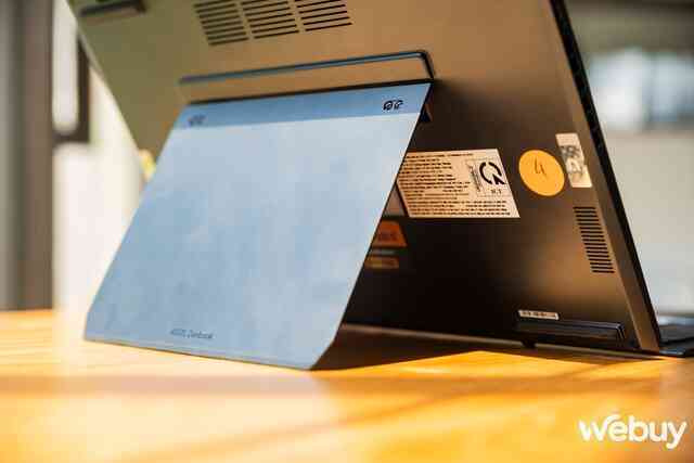 Cận cảnh ASUS Zenbook DUO: Laptop 2 màn hình OLED, thiết kế thông minh, lại còn có chip AI, đủ combo bước vào năm 2024- Ảnh 7. Cận cảnh ASUS Zenbook DUO: Laptop 2 màn hình OLED, thiết kế thông minh, lại còn có chip AI, đủ combo bước vào năm 2024- Ảnh 7.