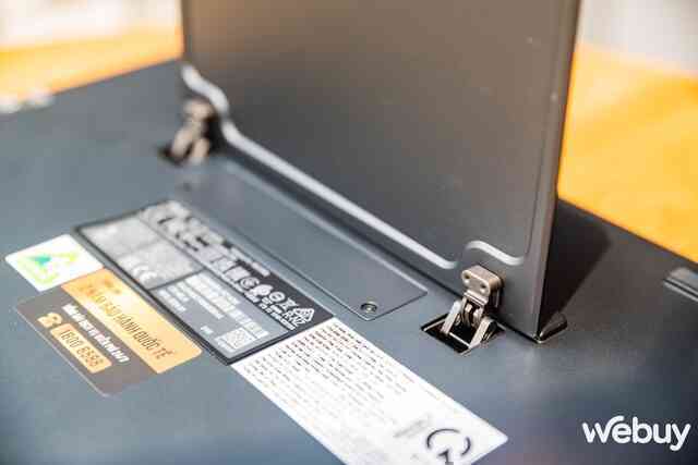 Cận cảnh ASUS Zenbook DUO: Laptop 2 màn hình OLED, thiết kế thông minh, lại còn có chip AI, đủ combo bước vào năm 2024- Ảnh 8. Cận cảnh ASUS Zenbook DUO: Laptop 2 màn hình OLED, thiết kế thông minh, lại còn có chip AI, đủ combo bước vào năm 2024- Ảnh 8.