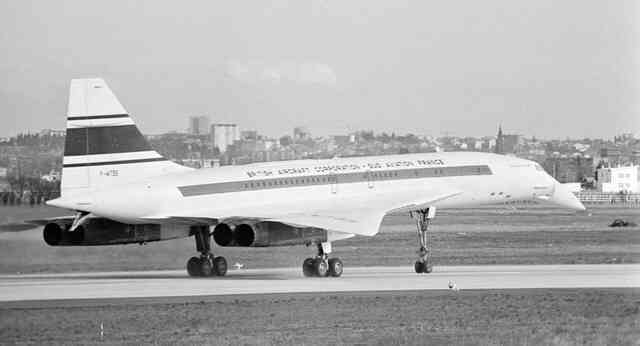 Năm 1973, hành khách trên một chiếc máy bay đã được chứng kiến nhật thực toàn phần kéo dài 74 phút!- Ảnh 2. Năm 1973, hành khách trên một chiếc máy bay đã được chứng kiến nhật thực toàn phần kéo dài 74 phút!- Ảnh 2.