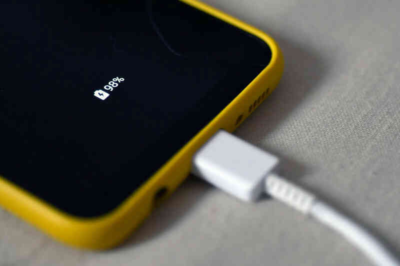 Nắng nóng không sạc iPhone theo cách này, Apple cảnh báo một lỗi mà rất đông người Việt đang mắc phải!- Ảnh 4. Nắng nóng không sạc iPhone theo cách này, Apple cảnh báo một lỗi mà rất đông người Việt đang mắc phải!- Ảnh 4.