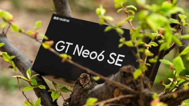 Ảnh thực tế realme GT Neo6 SE: Thiết kế cao cấp, chip Snapdragon 7+ Gen 3 cực mạnh, pin 5500mAh, giá chưa tới 6 triệu đồng
