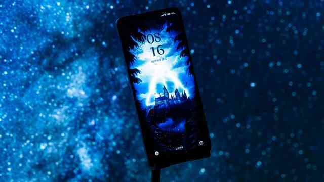 Cận cảnh điện thoại Harry Potter- Ảnh 11. Cận cảnh điện thoại Harry Potter- Ảnh 11.