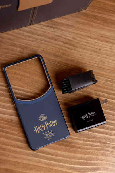 Cận cảnh điện thoại Harry Potter- Ảnh 26. Cận cảnh điện thoại Harry Potter- Ảnh 26.