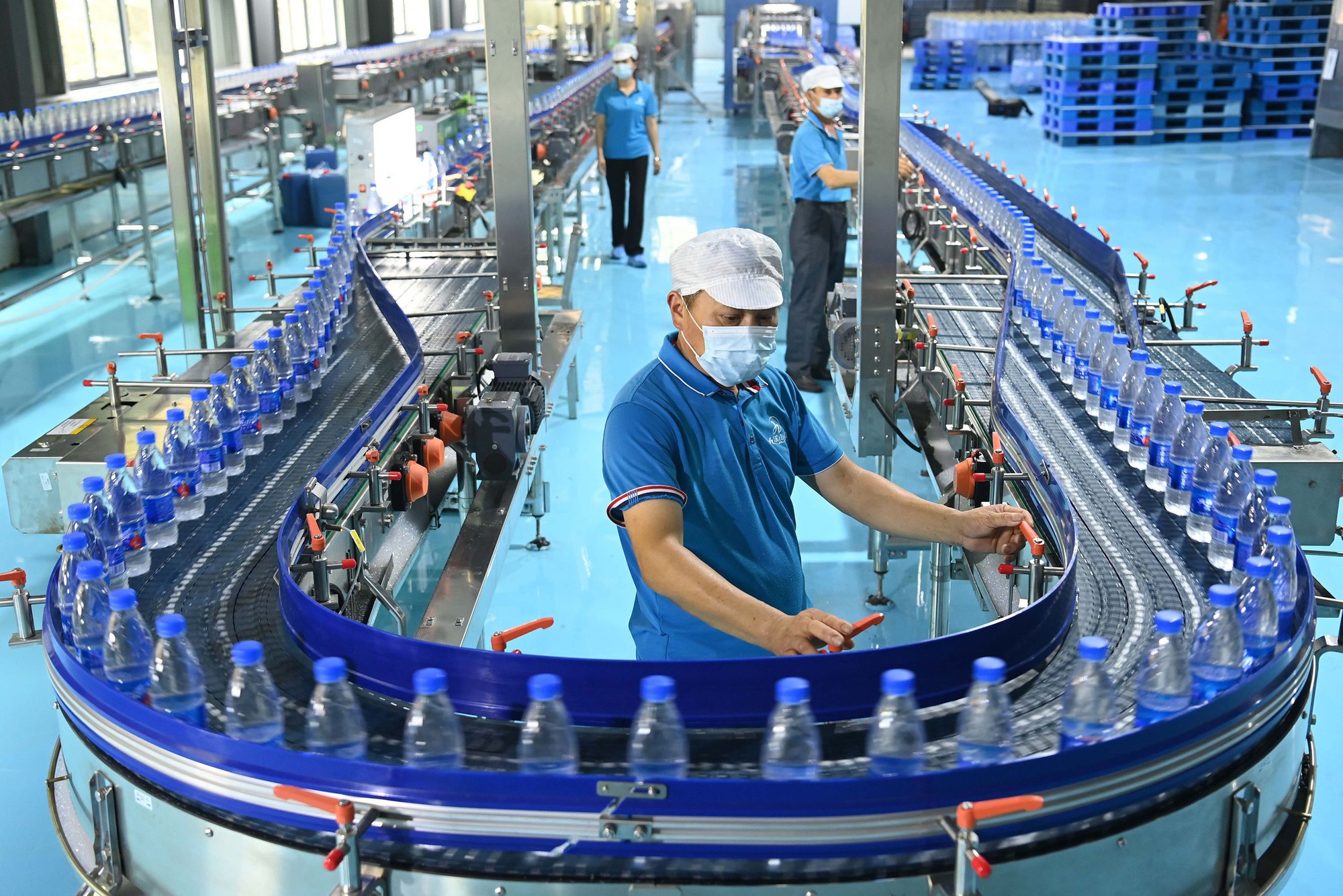 Hạn sử dụng của nước lọc là bao lâu: Liệu bạn có thể uống một chai nước hết hạn?- Ảnh 5. Hạn sử dụng của nước lọc là bao lâu: Liệu bạn có thể uống một chai nước hết hạn?- Ảnh 5.