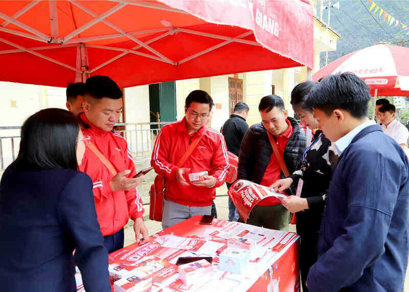 Huyện đoàn Mèo Vạc phối hợp cùng Trung ương Đoàn tổ chức chuyến xe Chuyển động số.