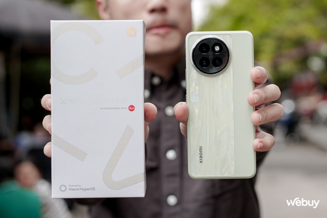 Trên tay Xiaomi Civi 4 Pro: Smartphone tầm trung thôi nhưng có thiết kế quá đẹp, chip Snapdragon 8s Gen 3 cực mạnh, camera Leica không thua kém gì Xiaomi 14 Ultra