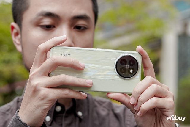 Trên tay Xiaomi Civi 4 Pro: Smartphone tầm trung thôi nhưng có thiết kế quá đẹp, chip Snapdragon 8s Gen 3 cực mạnh, camera Leica không thua kém gì Xiaomi 14 Ultra- Ảnh 5. Trên tay Xiaomi Civi 4 Pro: Smartphone tầm trung thôi nhưng có thiết kế quá đẹp, chip Snapdragon 8s Gen 3 cực mạnh, camera Leica không thua kém gì Xiaomi 14 Ultra- Ảnh 5.