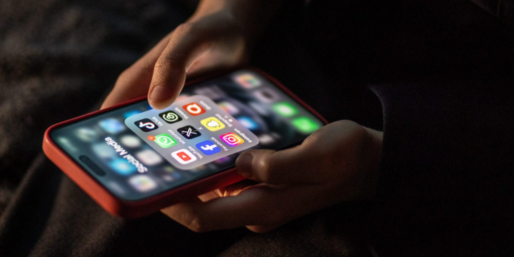 Apple cảnh báo khẩn về phần mềm gián điệp: Người dùng Việt Nam có cần lo lắng?