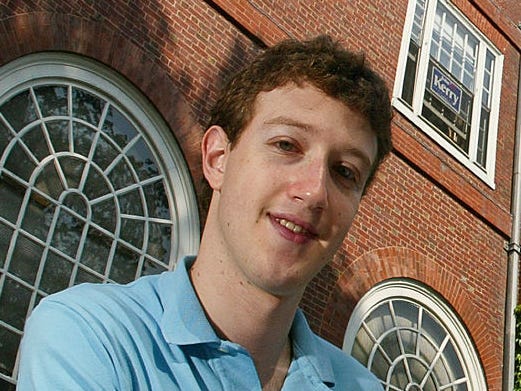 Mark Zuckerberg say xỉn, sáng tạo ra một trong những tiện ích vô dụng nhất Facebook, ép cả nền tảng phải đẩy mạnh marketing