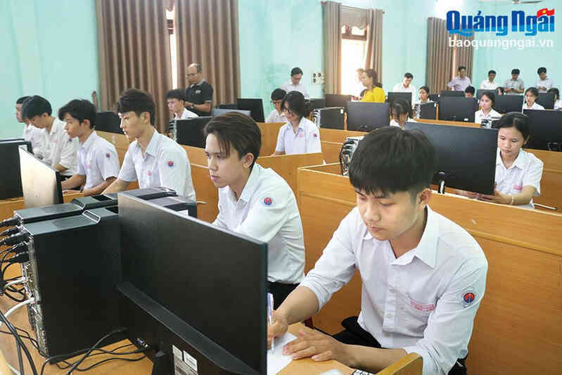 Thí điểm mô hình xác thực thi online tập trung