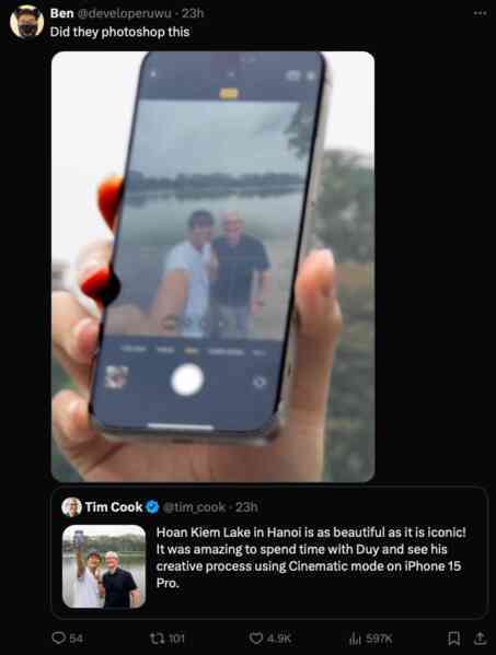 Ảnh của Tim Cook chụp với Duy Thẩm bị CĐM quốc tế nghi ngờ Photoshop- Ảnh 3. Ảnh của Tim Cook chụp với Duy Thẩm bị CĐM quốc tế nghi ngờ Photoshop- Ảnh 3.