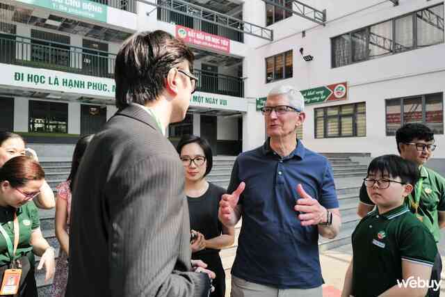 Học sinh hỏi, Tim Cook trả lời: Vì sao kính Apple Vision Pro lại đắt ngang một chiếc xe máy?- Ảnh 3. Học sinh hỏi, Tim Cook trả lời: Vì sao kính Apple Vision Pro lại đắt ngang một chiếc xe máy?- Ảnh 3.