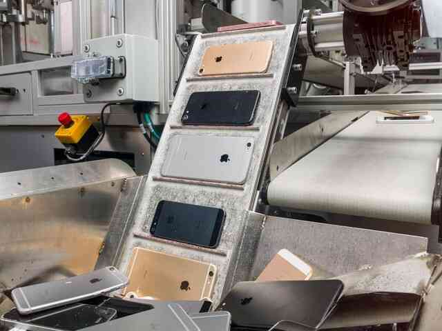 Apple 'vạch mặt' một đối tác tái chế: Gửi hơn 500.000 chiếc iPhone, iPad... nhờ tiêu hủy nhưng bị công nhân nhà máy ăn cắp, 100.000 thiết bị đã ‘không cánh mà bay’- Ảnh 2. Apple 'vạch mặt' một đối tác tái chế: Gửi hơn 500.000 chiếc iPhone, iPad... nhờ tiêu hủy nhưng bị công nhân nhà máy ăn cắp, 100.000 thiết bị đã ‘không cánh mà bay’- Ảnh 2.