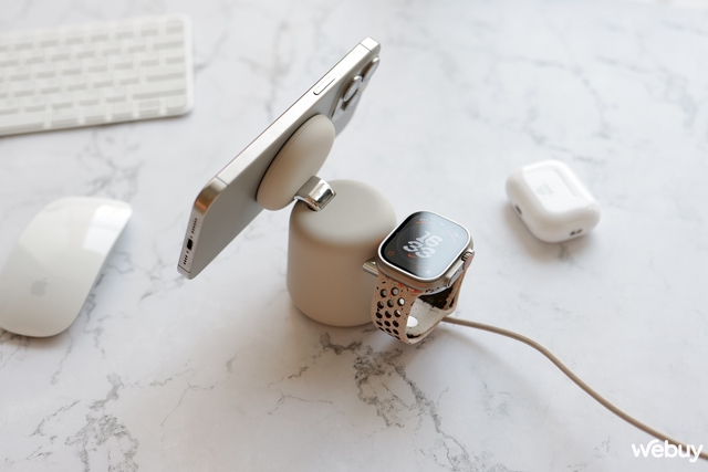 Đế sạc không dây 2 trong 1 dành cho người dùng hệ "Táo": Thiết kế tối giản, hỗ trợ MagSafe 15W, sạc đồng thời iPhone và Apple Watch/AirPods- Ảnh 8. Đế sạc không dây 2 trong 1 dành cho người dùng hệ "Táo": Thiết kế tối giản, hỗ trợ MagSafe 15W, sạc đồng thời iPhone và Apple Watch/AirPods- Ảnh 8.