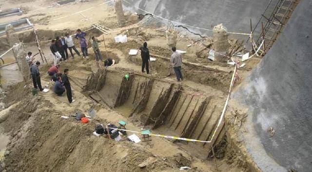 Sau trận mưa lớn công nhân tìm thấy manh mối xác tàu cổ 700 năm: Bên trong có tuyệt phẩm đắt hơn vàng