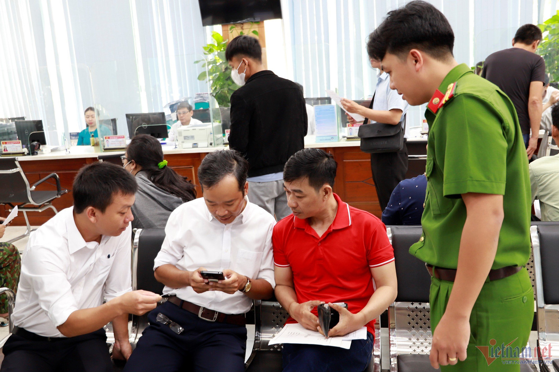 Hướng dẫn người dân Hà Nội, Huế đăng ký cấp phiếu lý lịch tư pháp trên VNeID