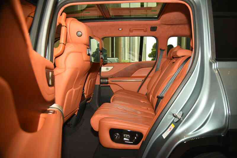 Khám phá ‘siêu SUV giá rẻ’ đấu Defender có thể về Việt Nam: Mạnh gần 1.200 mã lực, lội nước sâu 1m, chạy 1.000km mới phải sạc- Ảnh 29. img