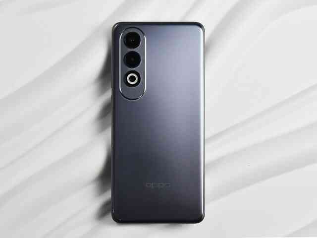 OPPO ra mắt smartphone tầm trung giá chỉ hơn 6 triệu đồng: Thiết kế đẹp, chip Snapdragon 7 Gen 3, sạc 100W- Ảnh 2. OPPO ra mắt smartphone tầm trung giá chỉ hơn 6 triệu đồng: Thiết kế đẹp, chip Snapdragon 7 Gen 3, sạc 100W- Ảnh 2.