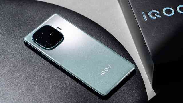 Đây là đối thủ của Redmi Turbo 3: Cùng có chip Snapdragon 8s Gen 3, giá tương đương nhưng có tính năng này xịn hơn mà game thủ sẽ thích- Ảnh 2. Đây là đối thủ của Redmi Turbo 3: Cùng có chip Snapdragon 8s Gen 3, giá tương đương nhưng có tính năng này xịn hơn mà game thủ sẽ thích- Ảnh 2.