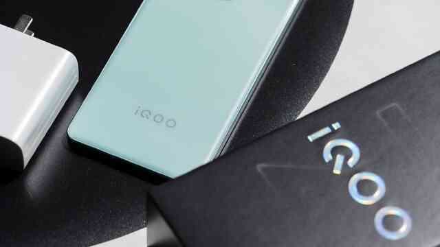 Đây là đối thủ của Redmi Turbo 3: Cùng có chip Snapdragon 8s Gen 3, giá tương đương nhưng có tính năng này xịn hơn mà game thủ sẽ thích- Ảnh 3. Đây là đối thủ của Redmi Turbo 3: Cùng có chip Snapdragon 8s Gen 3, giá tương đương nhưng có tính năng này xịn hơn mà game thủ sẽ thích- Ảnh 3.