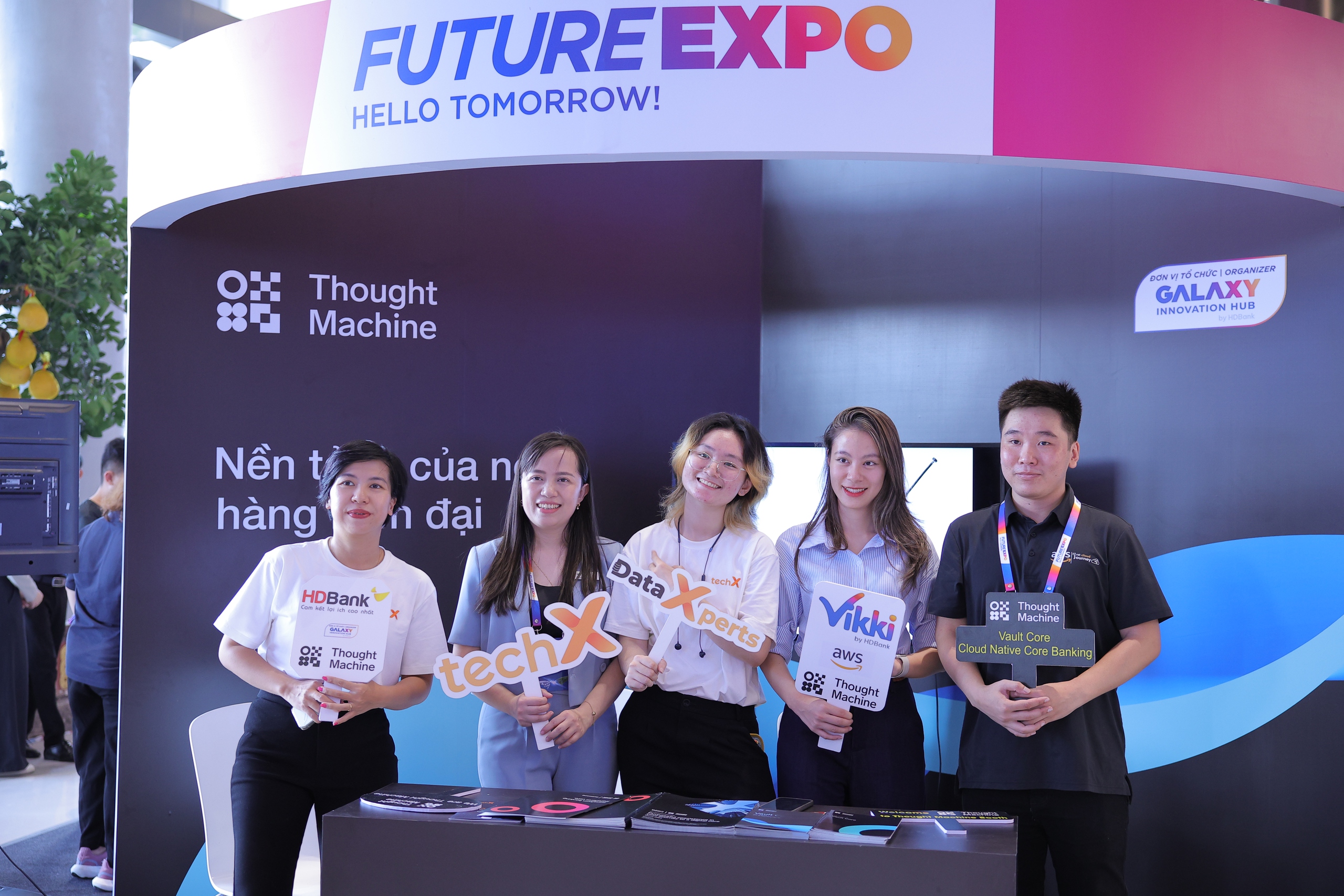 Sôi động Future Expo: Cùng "sống ảo" với robot, “phá đảo” game AI và "cháy" hết mình cùng âm nhạc- Ảnh 3.