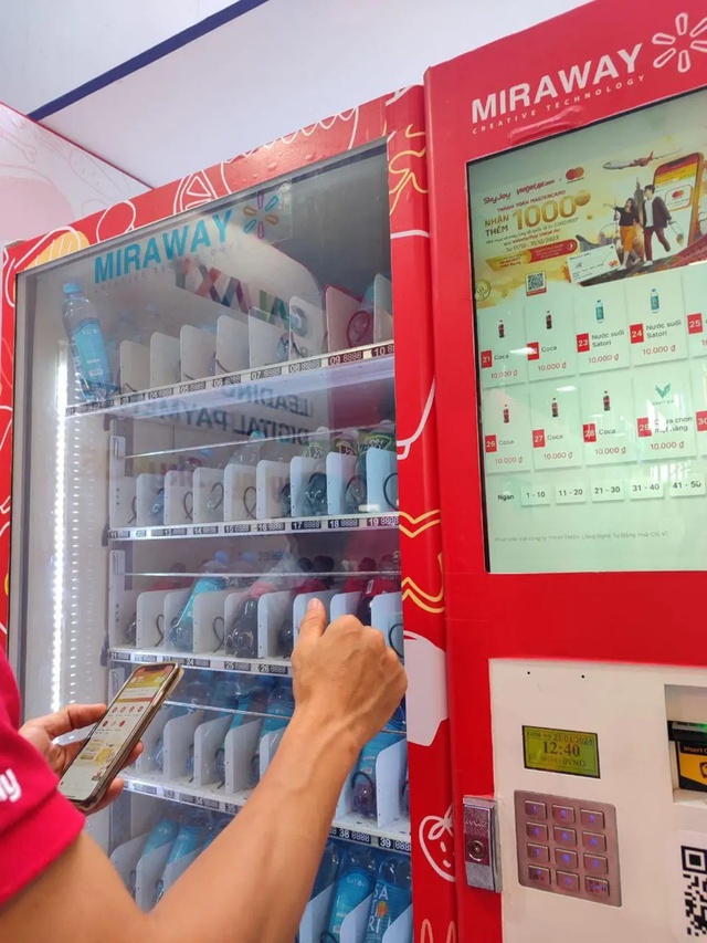 Sôi động Future Expo: Cùng "sống ảo" với robot, “phá đảo” game AI và "cháy" hết mình cùng âm nhạc- Ảnh 21. Sôi động Future Expo: Cùng "sống ảo" với robot, “phá đảo” game AI và "cháy" hết mình cùng âm nhạc- Ảnh 21.