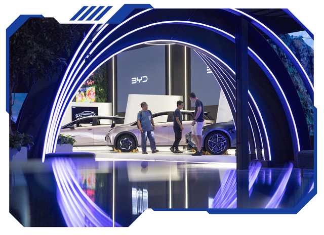 BYD - đối thủ khiến 'superman' Elon Musk phải cúi đầu : Tự coi mình là ‘cường quốc’ sản xuất công nghệ xanh, tham vọng không chỉ dừng lại ở ô tô hay biên giới Trung Quốc- Ảnh 4. BYD - đối thủ khiến 'superman' Elon Musk phải cúi đầu : Tự coi mình là ‘cường quốc’ sản xuất công nghệ xanh, tham vọng không chỉ dừng lại ở ô tô hay biên giới Trung Quốc- Ảnh 4.