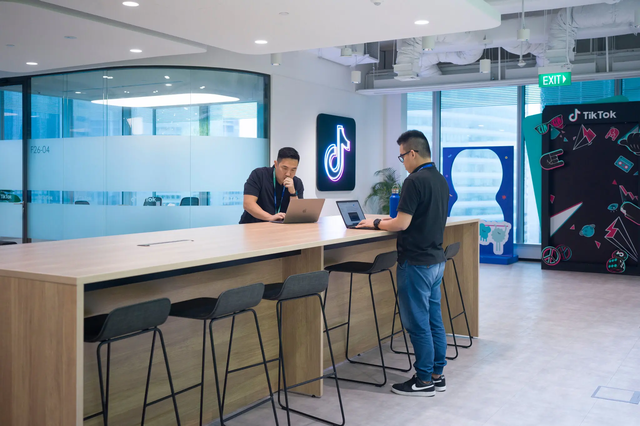 Vì sao TikTok gây sốt toàn cầu mà hỏi người Trung Quốc ai cũng Vì sao TikTok gây sốt toàn cầu mà hỏi người Trung Quốc ai cũng