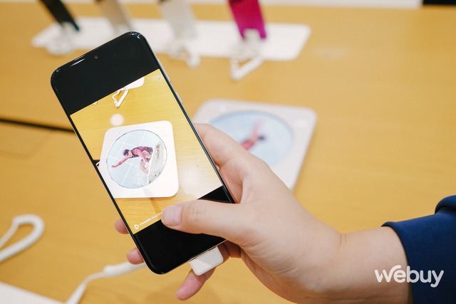 Cận cảnh 'quái vật camera' Huawei Pura 70 Ultra: Camera thò thụt, thay đổi được khẩu độ và AI xóa vật rất nhanh- Ảnh 11. Cận cảnh 'quái vật camera' Huawei Pura 70 Ultra: Camera thò thụt, thay đổi được khẩu độ và AI xóa vật rất nhanh- Ảnh 11.