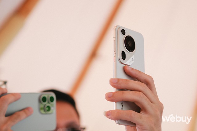 Cận cảnh 'quái vật camera' Huawei Pura 70 Ultra: Camera thò thụt, thay đổi được khẩu độ và AI xóa vật rất nhanh- Ảnh 13. Cận cảnh 'quái vật camera' Huawei Pura 70 Ultra: Camera thò thụt, thay đổi được khẩu độ và AI xóa vật rất nhanh- Ảnh 13.