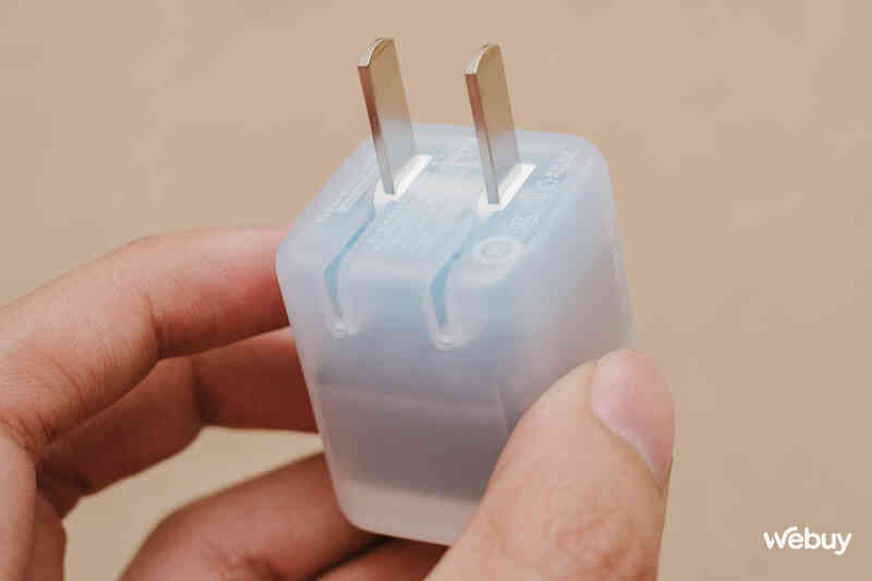 Củ sạc Xiaomi cho iPhone đáng mua nhất: Thiết kế "tí hon" trong suốt cực đẹp, công suất 30W sạc được cả MacBook, giá chỉ 170.000 đồng- Ảnh 12. Củ sạc Xiaomi cho iPhone đáng mua nhất: Thiết kế "tí hon" trong suốt cực đẹp, công suất 30W sạc được cả MacBook, giá chỉ 170.000 đồng- Ảnh 12.