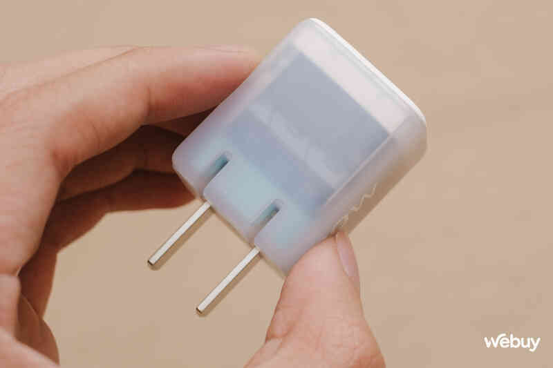 Củ sạc Xiaomi cho iPhone đáng mua nhất: Thiết kế "tí hon" trong suốt cực đẹp, công suất 30W sạc được cả MacBook, giá chỉ 170.000 đồng- Ảnh 13. Củ sạc Xiaomi cho iPhone đáng mua nhất: Thiết kế "tí hon" trong suốt cực đẹp, công suất 30W sạc được cả MacBook, giá chỉ 170.000 đồng- Ảnh 13.