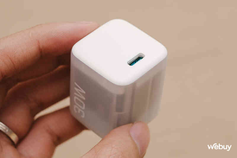 Củ sạc Xiaomi cho iPhone đáng mua nhất: Thiết kế "tí hon" trong suốt cực đẹp, công suất 30W sạc được cả MacBook, giá chỉ 170.000 đồng- Ảnh 17. Củ sạc Xiaomi cho iPhone đáng mua nhất: Thiết kế "tí hon" trong suốt cực đẹp, công suất 30W sạc được cả MacBook, giá chỉ 170.000 đồng- Ảnh 17.