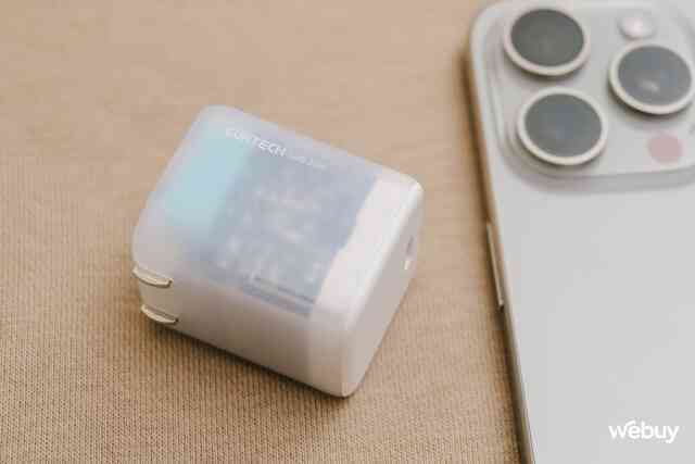 Củ sạc Xiaomi cho iPhone đáng mua nhất: Thiết kế "tí hon" trong suốt cực đẹp, công suất 30W sạc được cả MacBook, giá chỉ 170.000 đồng- Ảnh 18. Củ sạc Xiaomi cho iPhone đáng mua nhất: Thiết kế "tí hon" trong suốt cực đẹp, công suất 30W sạc được cả MacBook, giá chỉ 170.000 đồng- Ảnh 18.