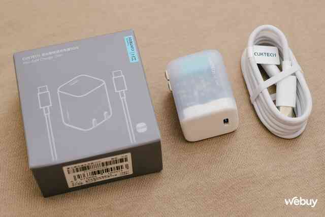 Củ sạc Xiaomi cho iPhone đáng mua nhất: Thiết kế "tí hon" trong suốt cực đẹp, công suất 30W sạc được cả MacBook, giá chỉ 170.000 đồng- Ảnh 4. Củ sạc Xiaomi cho iPhone đáng mua nhất: Thiết kế "tí hon" trong suốt cực đẹp, công suất 30W sạc được cả MacBook, giá chỉ 170.000 đồng- Ảnh 4.