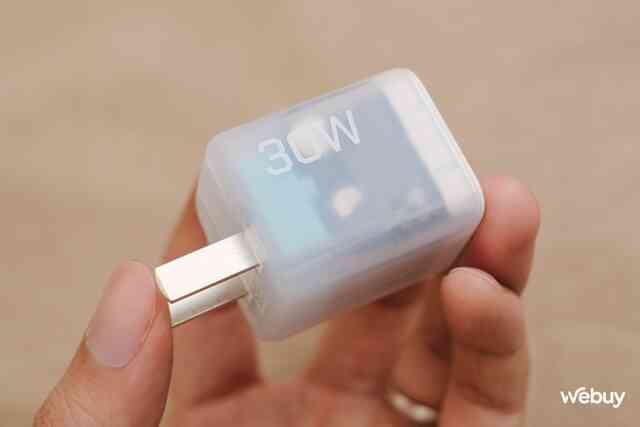 Củ sạc Xiaomi cho iPhone đáng mua nhất: Thiết kế "tí hon" trong suốt cực đẹp, công suất 30W sạc được cả MacBook, giá chỉ 170.000 đồng- Ảnh 6. Củ sạc Xiaomi cho iPhone đáng mua nhất: Thiết kế "tí hon" trong suốt cực đẹp, công suất 30W sạc được cả MacBook, giá chỉ 170.000 đồng- Ảnh 6.