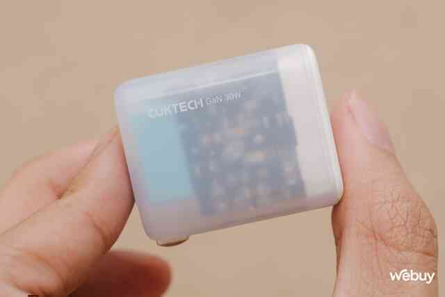 Củ sạc Xiaomi cho iPhone đáng mua nhất: Thiết kế "tí hon" trong suốt cực đẹp, công suất 30W sạc được cả MacBook, giá chỉ 170.000 đồng- Ảnh 10. Củ sạc Xiaomi cho iPhone đáng mua nhất: Thiết kế "tí hon" trong suốt cực đẹp, công suất 30W sạc được cả MacBook, giá chỉ 170.000 đồng- Ảnh 10.