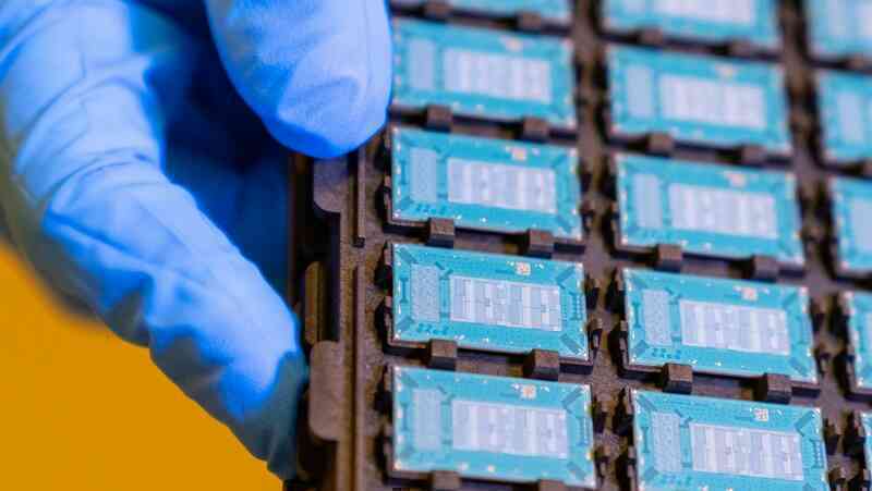 CEO Intel: Hoạt động kinh doanh gia công chip sẽ không có lãi cho đến năm 2030