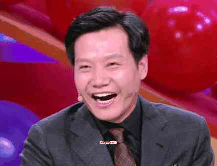 Lôi Quân được cư dân mạng Trung Quốc bình chọn là CEO được yêu thích nhất, với biệt danh 'ca sỹ hát tiếng Anh nổi tiếng'