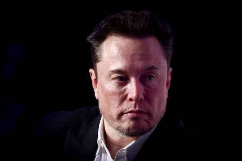 Cuộc chiến săn nhân tài điên rồ nhất Elon Musk từng chứng kiến