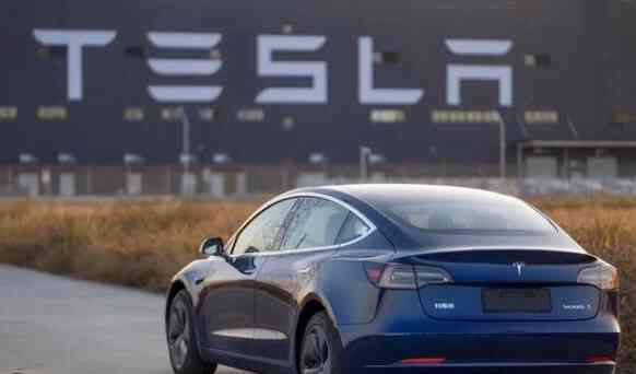 Tesla bất ngờ hủy kế hoạch sản xuất xe điện giá rẻ, tuyên bố tập trung toàn lực vào một loại phương tiện ‘khó nhằn’