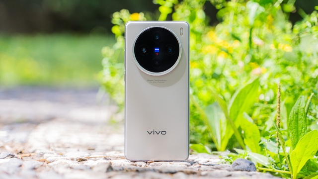 vivo ra mắt smartphone chip Dimensity 9300+ đầu tiên: Hiệu năng mạnh hơn Snapdragon 8s Gen 3, chống nước IP69, giá từ 14 triệu đồng- Ảnh 6. vivo ra mắt smartphone chip Dimensity 9300+ đầu tiên: Hiệu năng mạnh hơn Snapdragon 8s Gen 3, chống nước IP69, giá từ 14 triệu đồng- Ảnh 6.