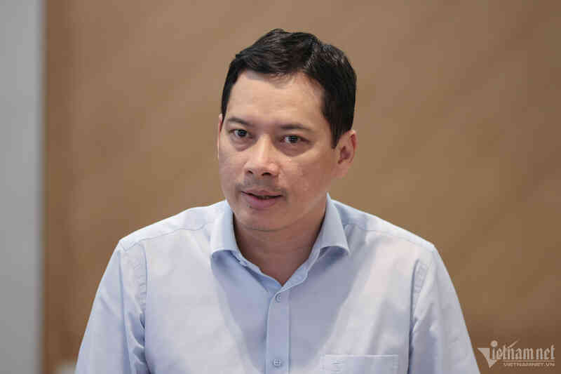 W-Le Quang Tu Do hop bao T5.jpg